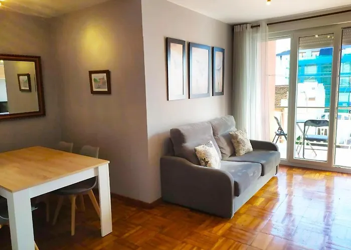 En El Centro De Menendez Pelayo 17 *