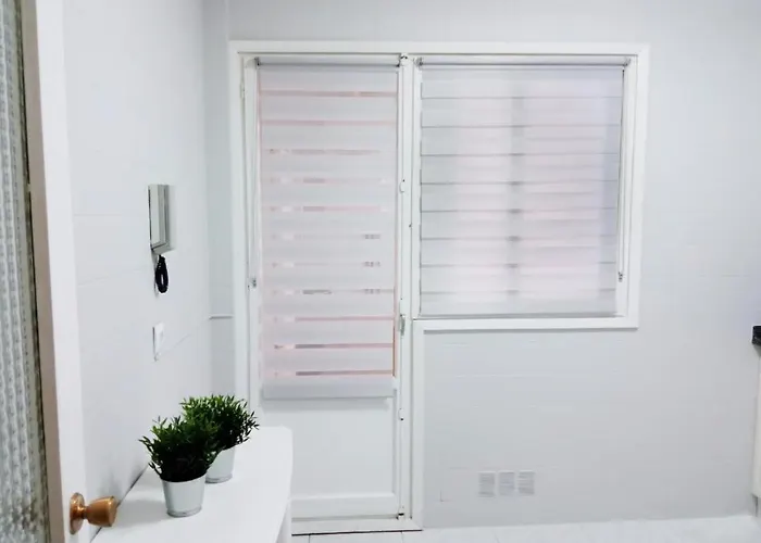 Apartamento En El Centro De Menendez Pelayo 17 *