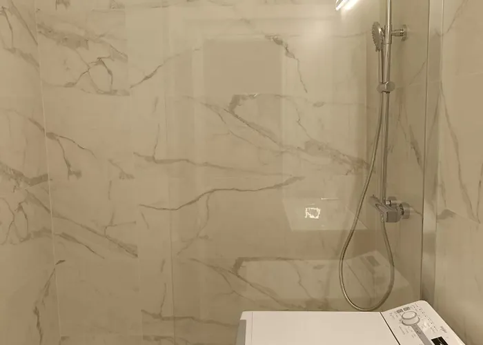 Apartamento En El Centro De Menendez Pelayo 17 *