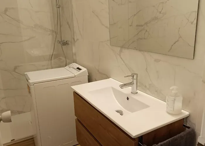 En El Centro De Menendez Pelayo 17 Apartamento *